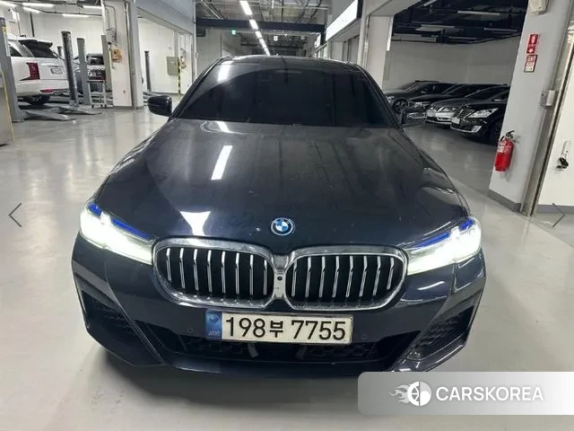 BMW 5 Series (G30) 2022 Черный из Кореи