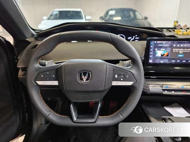 Chang'an UNI-V 2023 Серебристо-серый из Китая