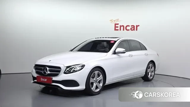 Mercedes-Benz E-Class W213 2018 Белый из Кореи
