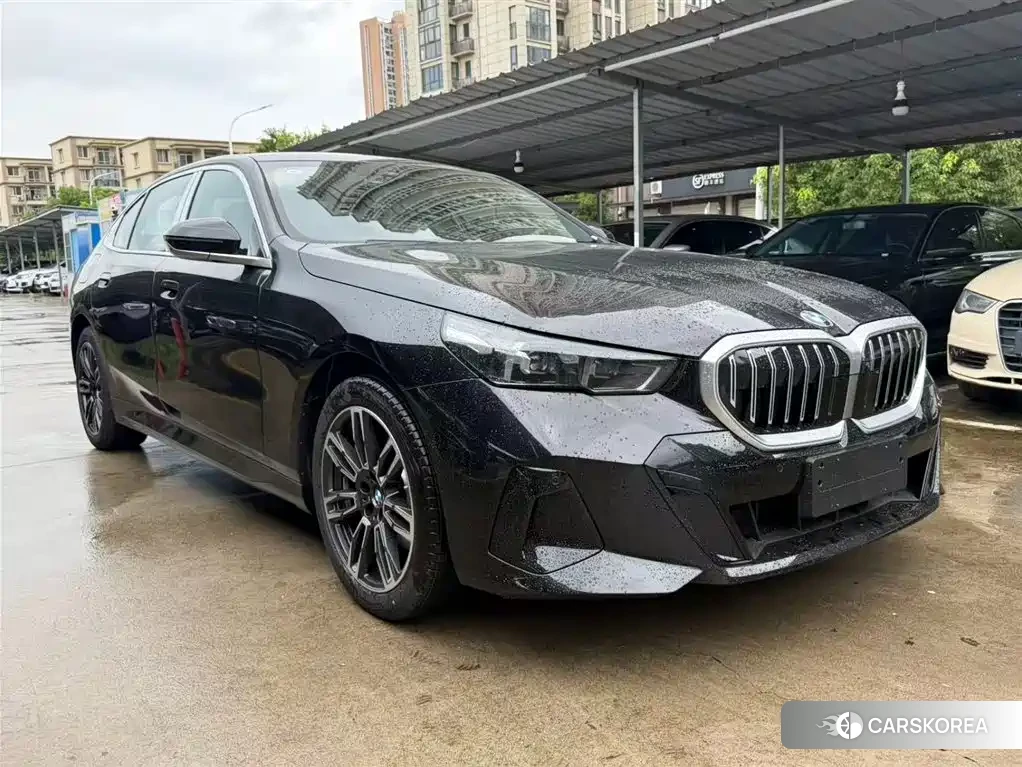 BMW 5 series 2026 Черный из Китая