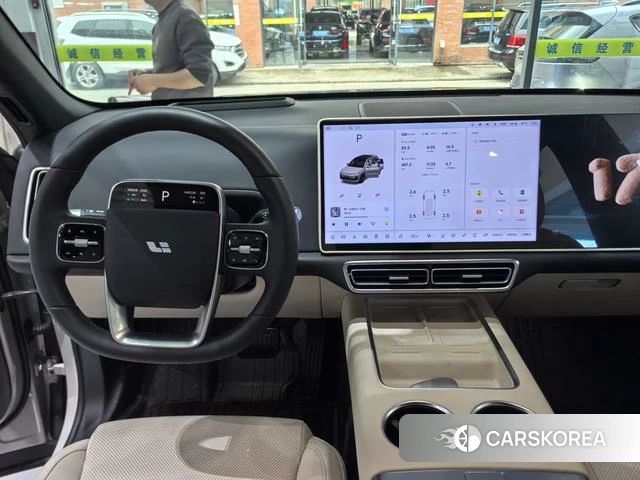 Ideal car Ideal L6 2026 Серебристо-серый из Китая