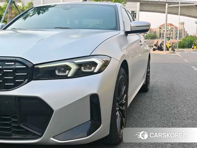 BMW 3 series 2023 Серебристо-серый из Китая