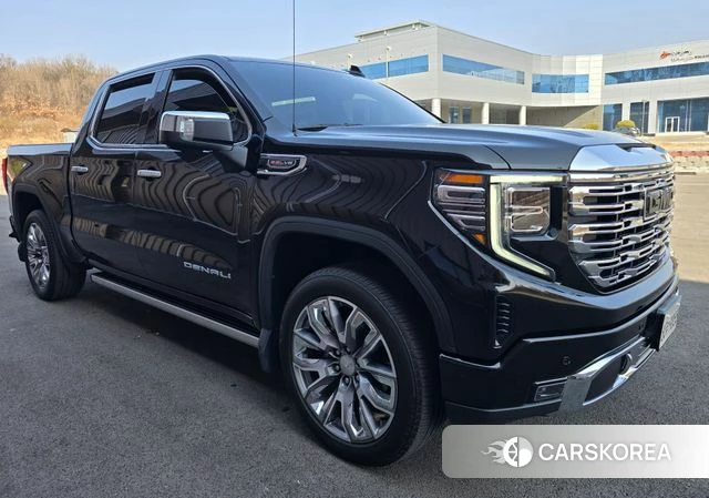 GMC Sierra 2023 Черный из Кореи