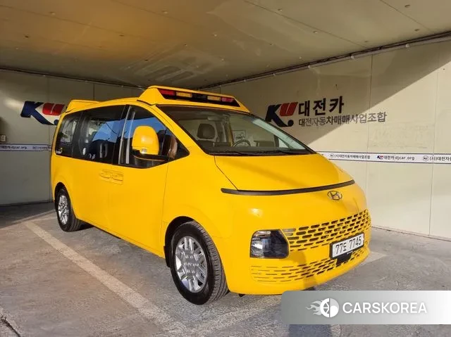 Hyundai Staria 2021 Желтый из Кореи