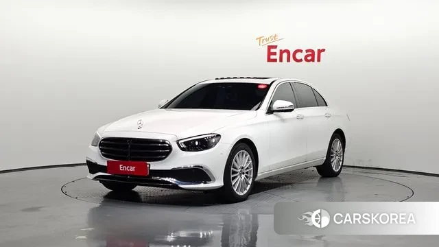 Mercedes-Benz E-Class W213 2023 Белый из Кореи