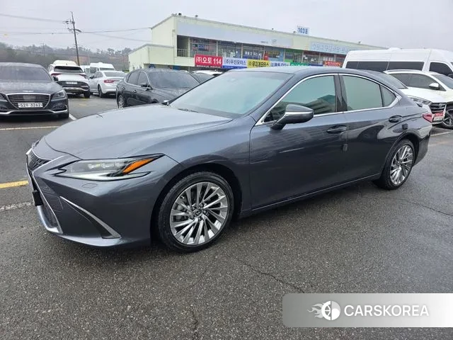 Lexus ES300h 7th generation 2024 Серый из Кореи