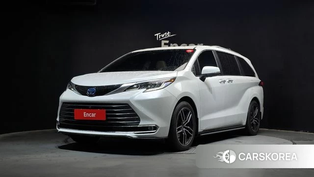 Toyota Sienna 4th Generation 2024 Белый из Кореи