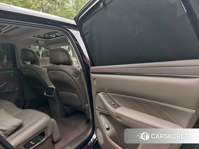 AITO Ask the world M8 2025 Фиолетовый из Китая