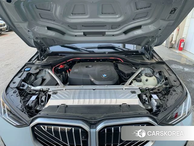 BMW X3 2025 Серебристо-серый из Китая
