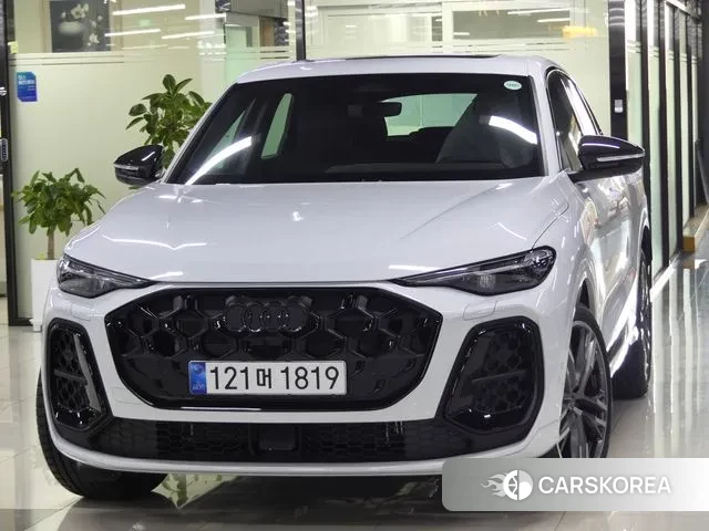 Audi Q5 (80A) 2025 Белый из Кореи