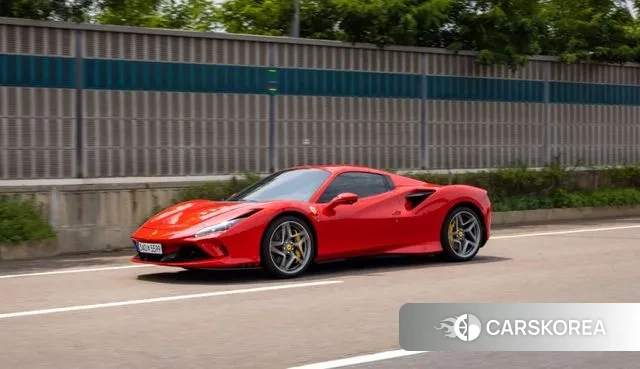 Ferrari F8 Spider 2023 Красный из Кореи