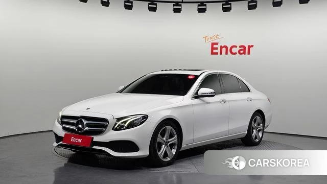 Mercedes-Benz E-Class W213 2018 Белый из Кореи