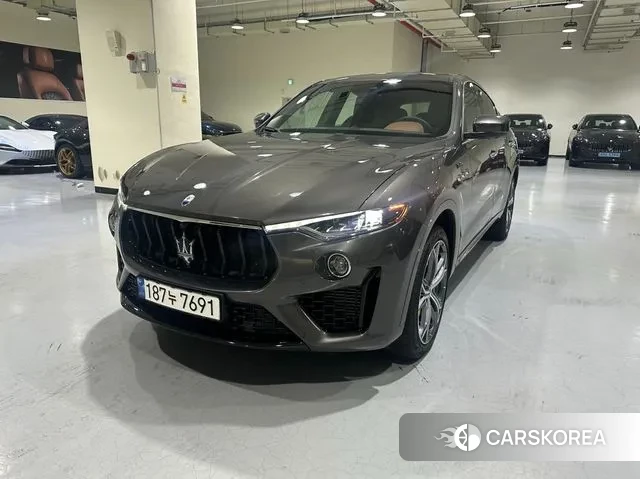 Maserati Levante 2023 Серый из Кореи