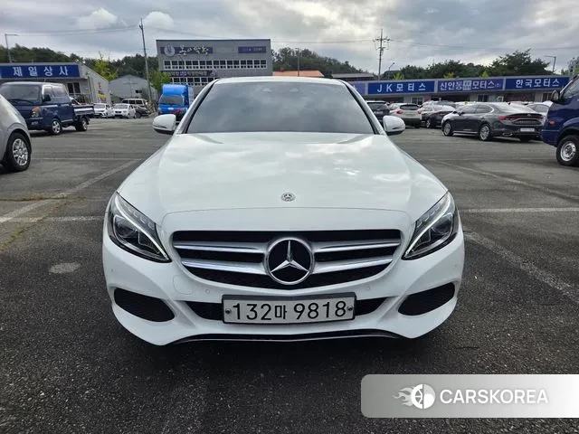 Mercedes-Benz C-Class W205 2018 Белый из Кореи