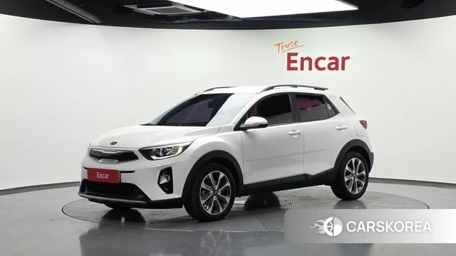 Kia Stonic 2019 Белый из Кореи