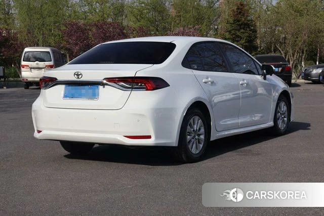 Toyota Corolla 2022 Белый из Китая