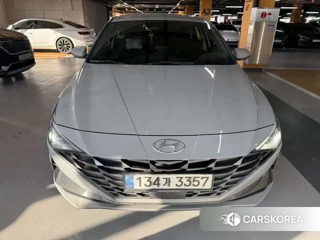 Hyundai Avante (CN7) 2020 Светло-серебряный цвет из Кореи