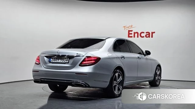 Mercedes-Benz E-Class W213 2019 Серебряный из Кореи