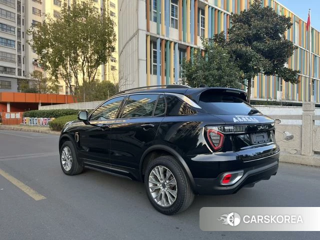 Lynk 01 2018 Черный из Китая