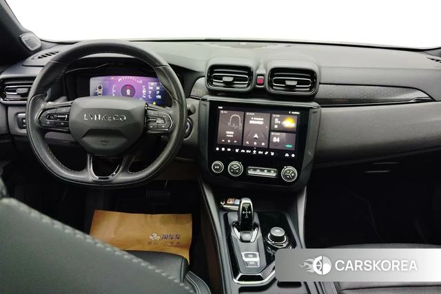 Lynk 03 2022 Черный из Китая