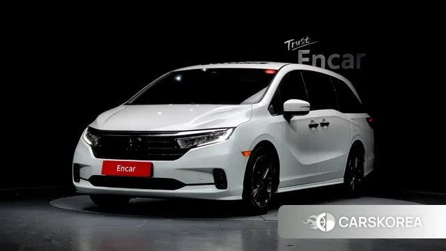 Honda Odyssey 2021 Белый из Кореи