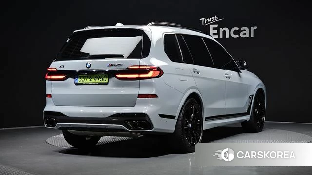BMW X7 (G07) 2024 Серебристо-серый из Кореи