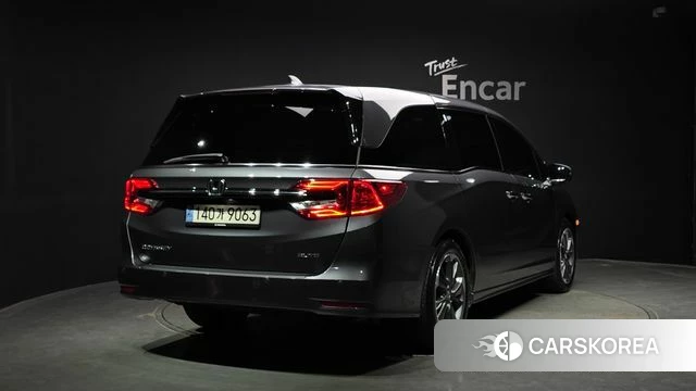 Honda Odyssey 2023 Серый из Кореи