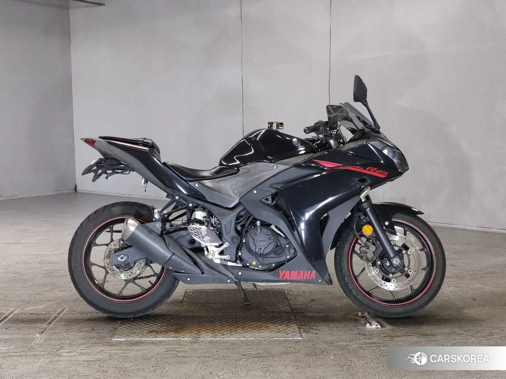 Проданный Yamaha YZF-R25 2015 из Японии