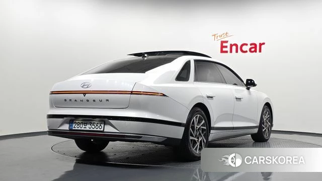 Hyundai Grandeur (GN7) 2023 Белый из Кореи