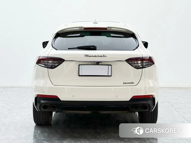 Maserati Levante 2022 Белый из Китая