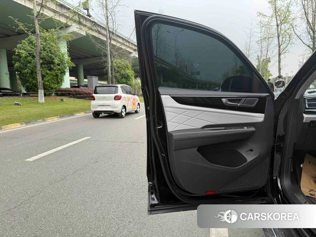 Volkswagen Tourang 2024 Черный из Китая