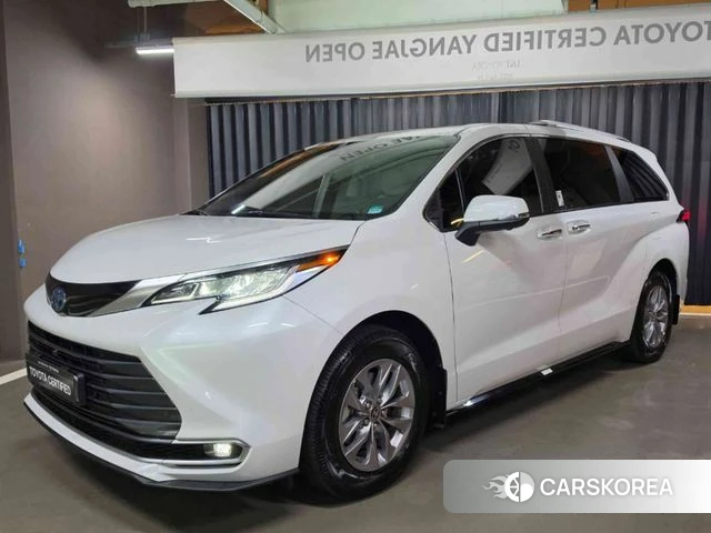 Toyota Sienna 4th Generation 2025 Белый из Кореи