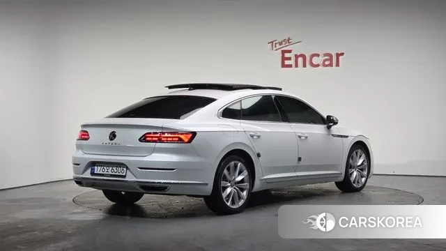 Volkswagen Arteon 2023 Белый из Кореи
