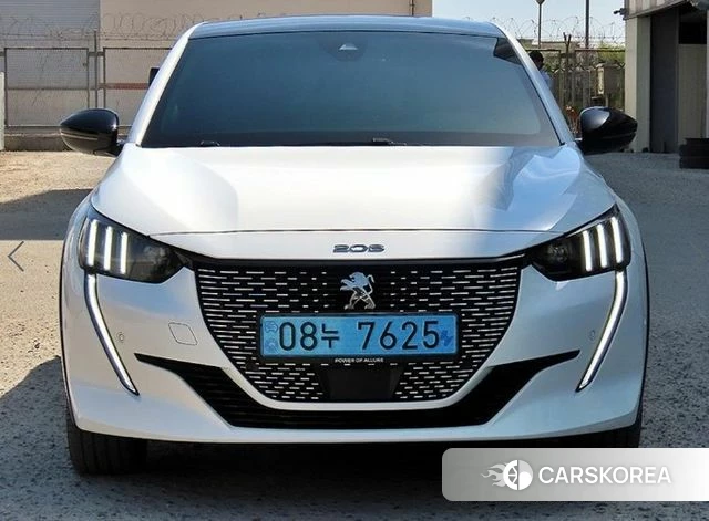 Peugeot e-208 second Generation 2023 Белый из Кореи
