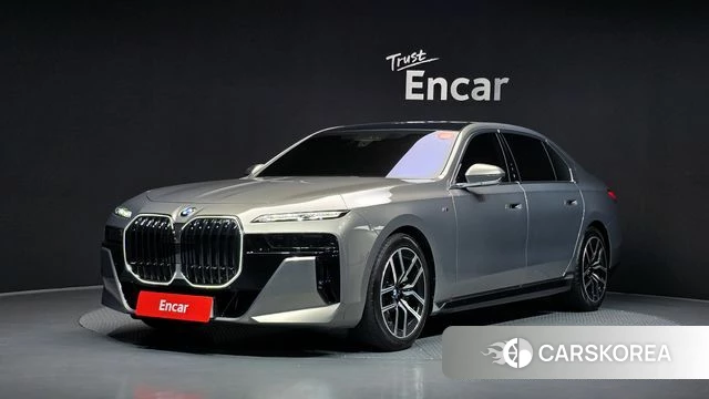BMW 7 Series (G70) 2024 Серебристо-серый из Кореи