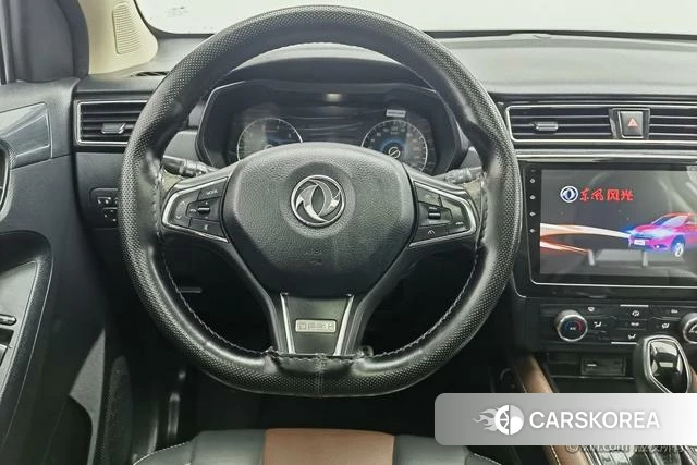 Dongfeng Scenery Scenery 580 2018 Белый из Китая