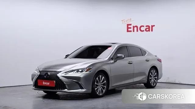 Lexus ES300h 7th generation 2018 Серебристо-серый из Кореи