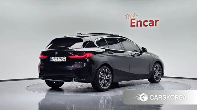 BMW 1 Series (F40) 2021 Черный из Кореи