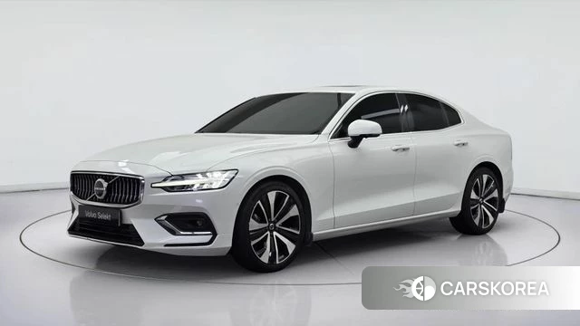 Volvo S60 3rd generation 2023 Белый из Кореи