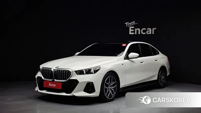 BMW 5 Series (G60) 2025 Белый из Кореи