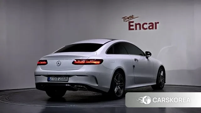 Mercedes-Benz E-Class W213 2019 Белый из Кореи
