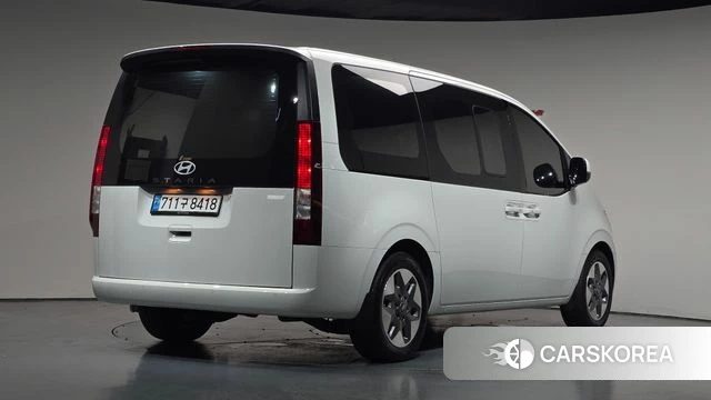 Hyundai Staria 2025 Белый из Кореи