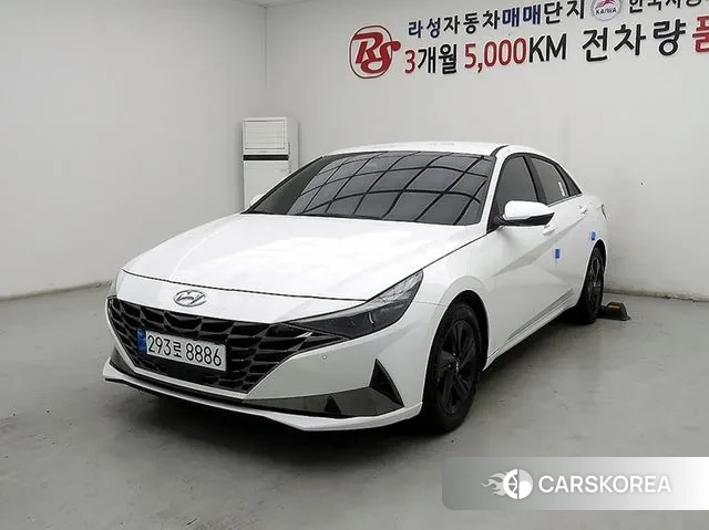 Hyundai Avante Hybrid (CN7) 2023 Белый из Кореи
