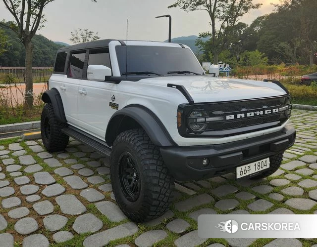 Ford Bronco 6th Generation 2023 Белый из Кореи
