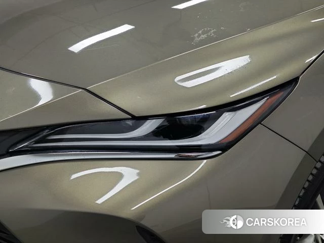Toyota Ling Fang HARRIER 2023 Серебристо-серый из Китая