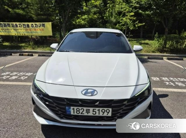 Hyundai Avante Hybrid (CN7) 2021 Белый из Кореи