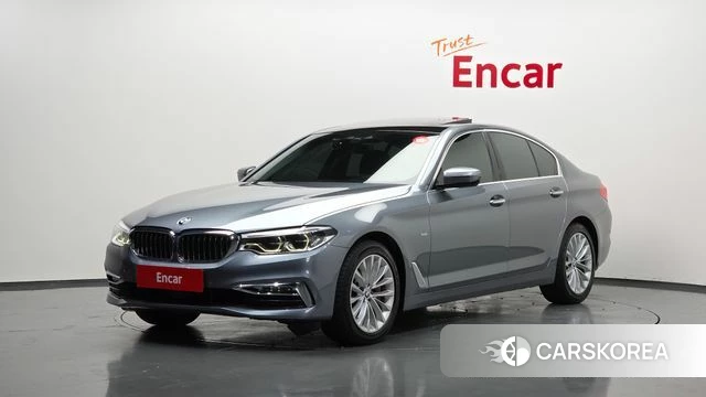 BMW 5 Series (G30) 2018 Серебристо-серый из Кореи