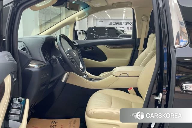 Toyota Elfa 2023 Черный из Китая