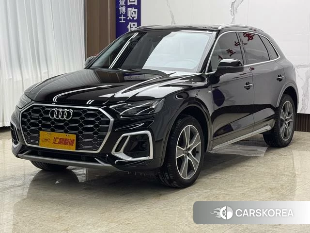 Audi Q5L 2021 Черный из Китая