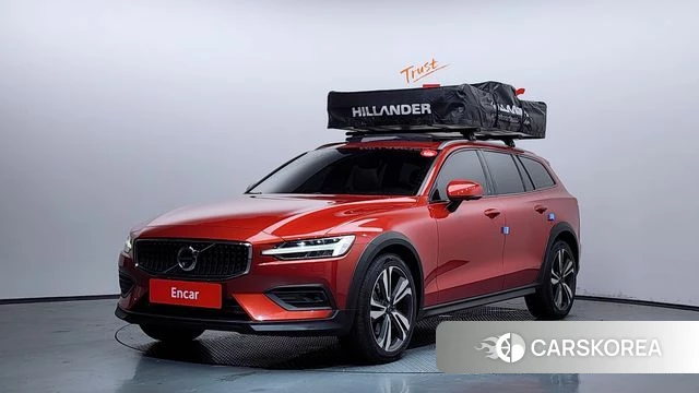Volvo V60 Cross-Country 2nd Generation 2021 Красный из Кореи